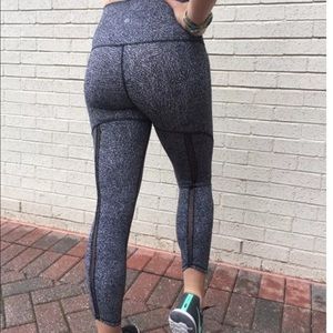 Rare Lululemon Wunder Under SE mesh size 4